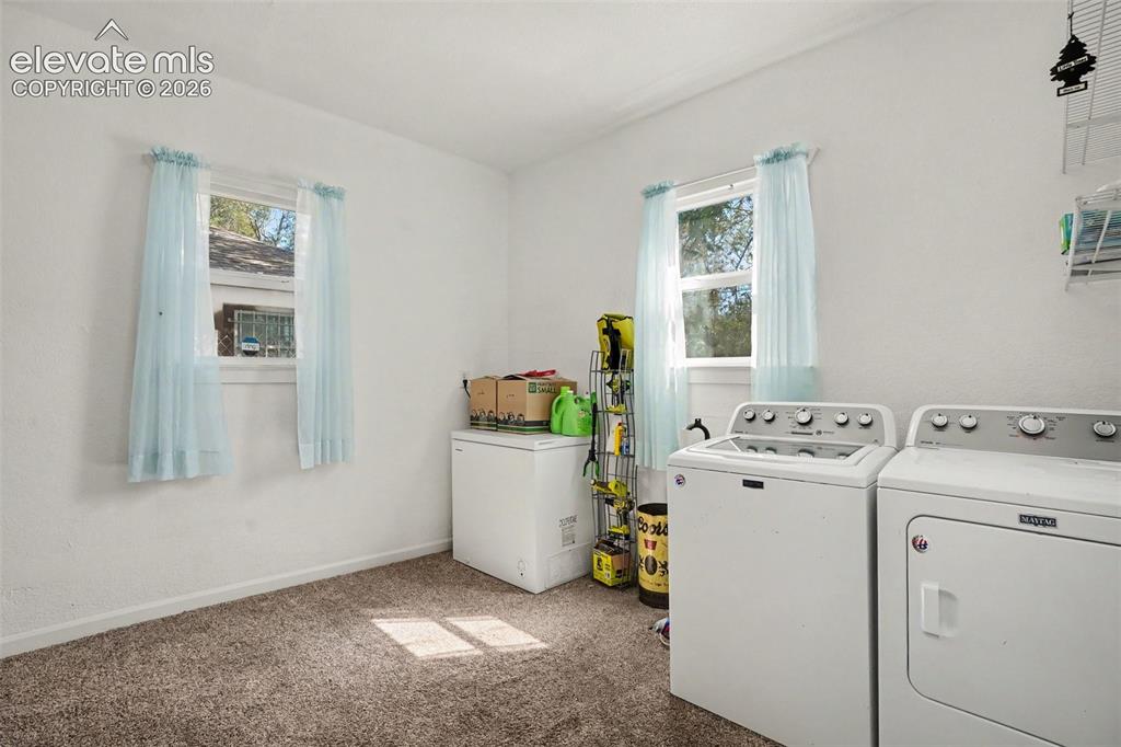 Image 17 of 23: Laundry