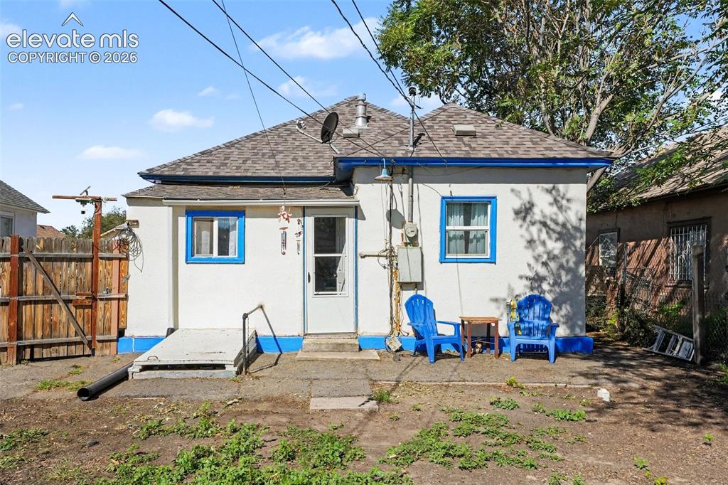 Image 20 of 23: Back of Structure