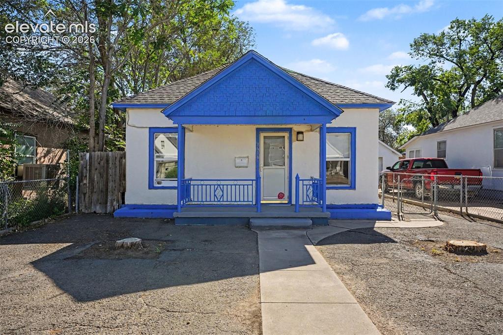 Image 4 of 23: Front of Structure