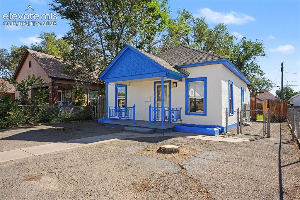 Image 5 of 23: Front of Structure