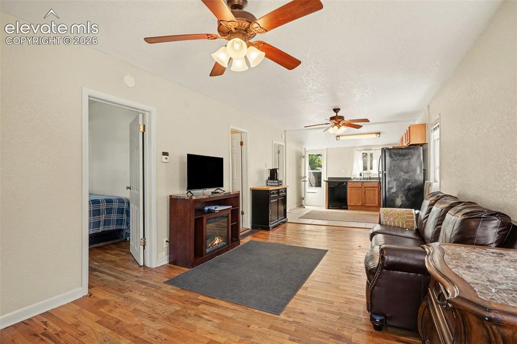 Image 7 of 23: Living Room