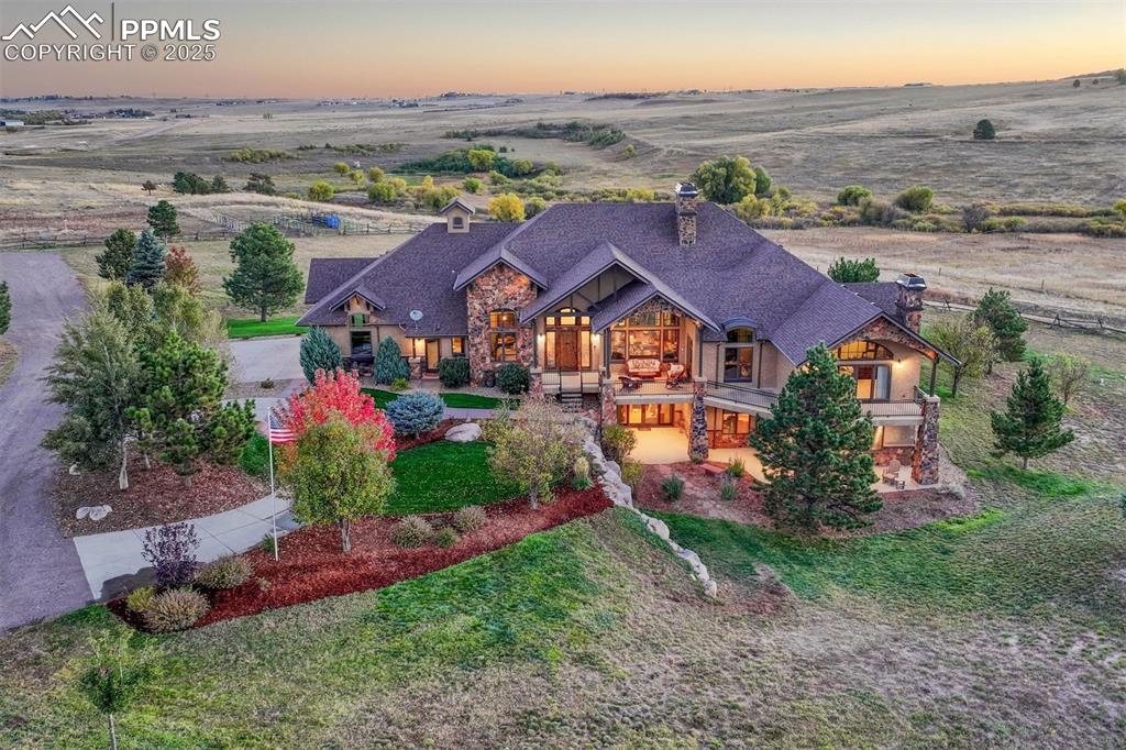 Image 11 of 50: Front of Structure