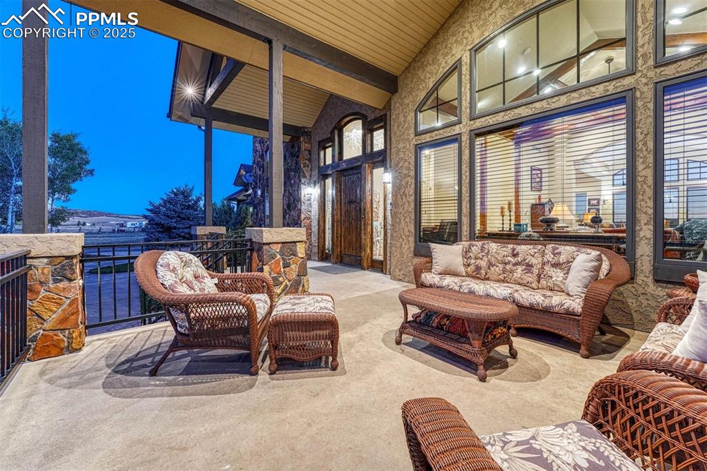 Image 44 of 50: Sun Room