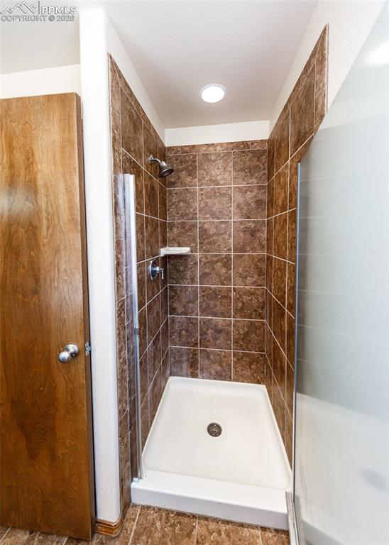 Image 36 of 50: Bathroom