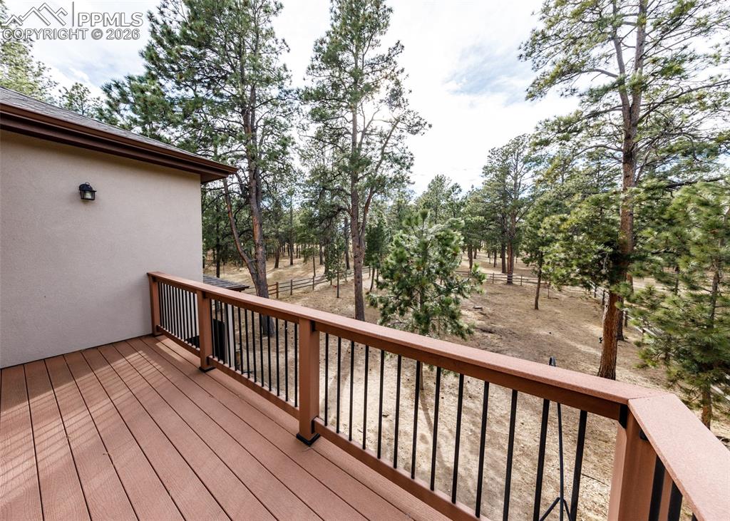 Image 45 of 50: Deck