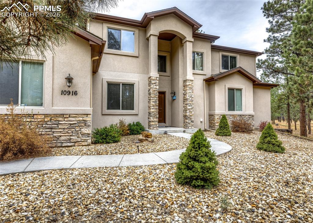 Image 5 of 50: Front of Structure