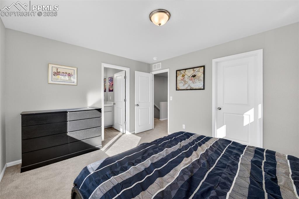 Image 23 of 40: Bedroom