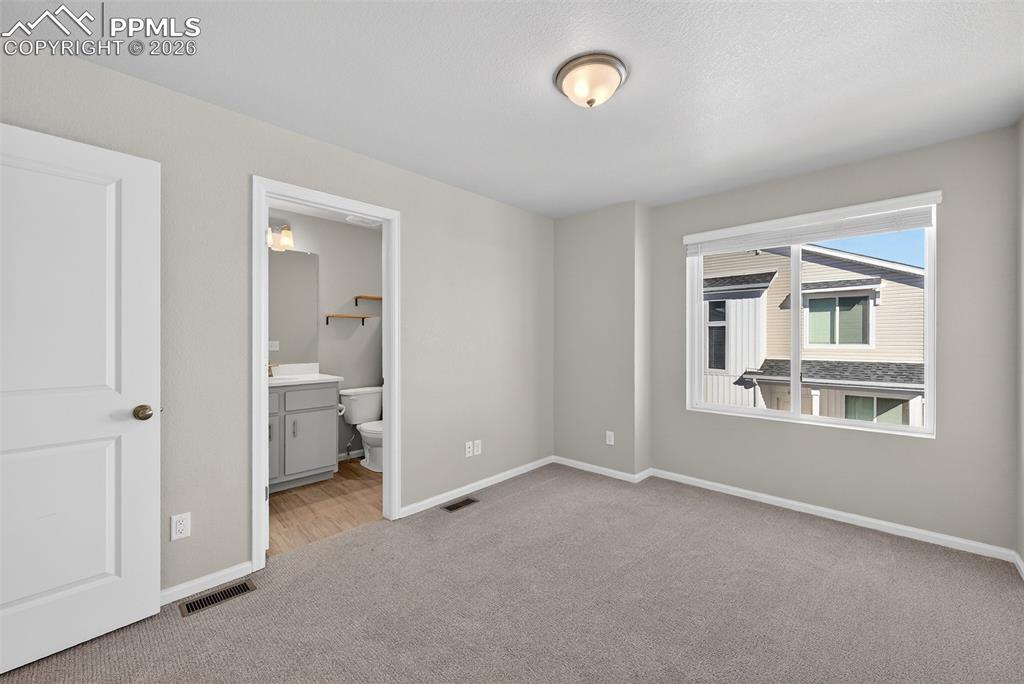 Image 26 of 40: Bedroom