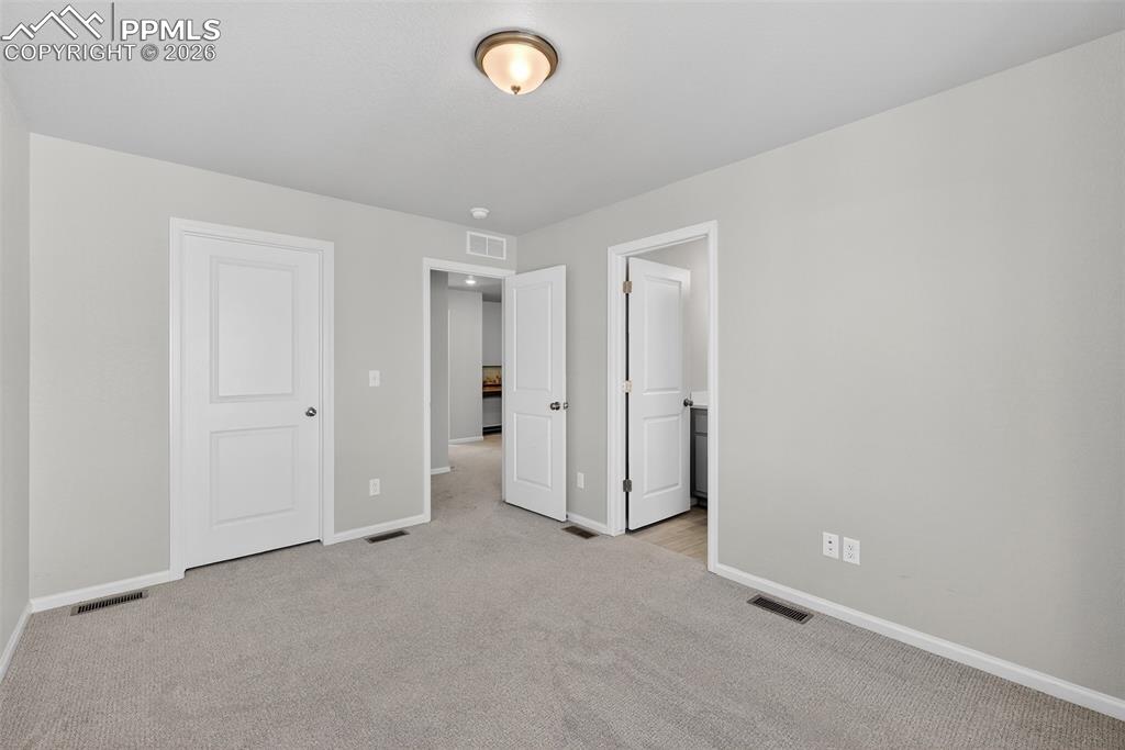 Image 27 of 40: Bedroom