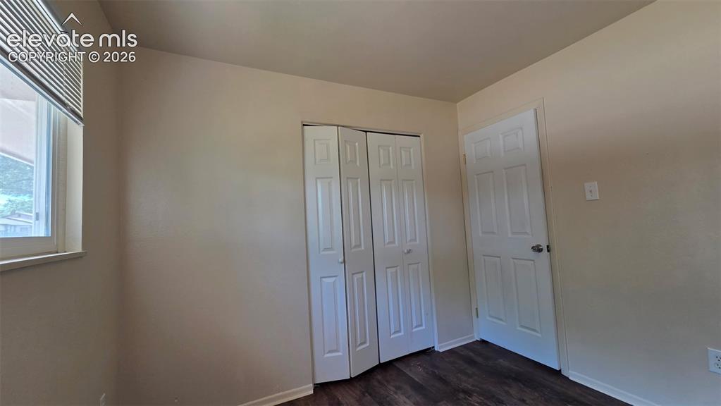 Image 15 of 22: Bedroom
