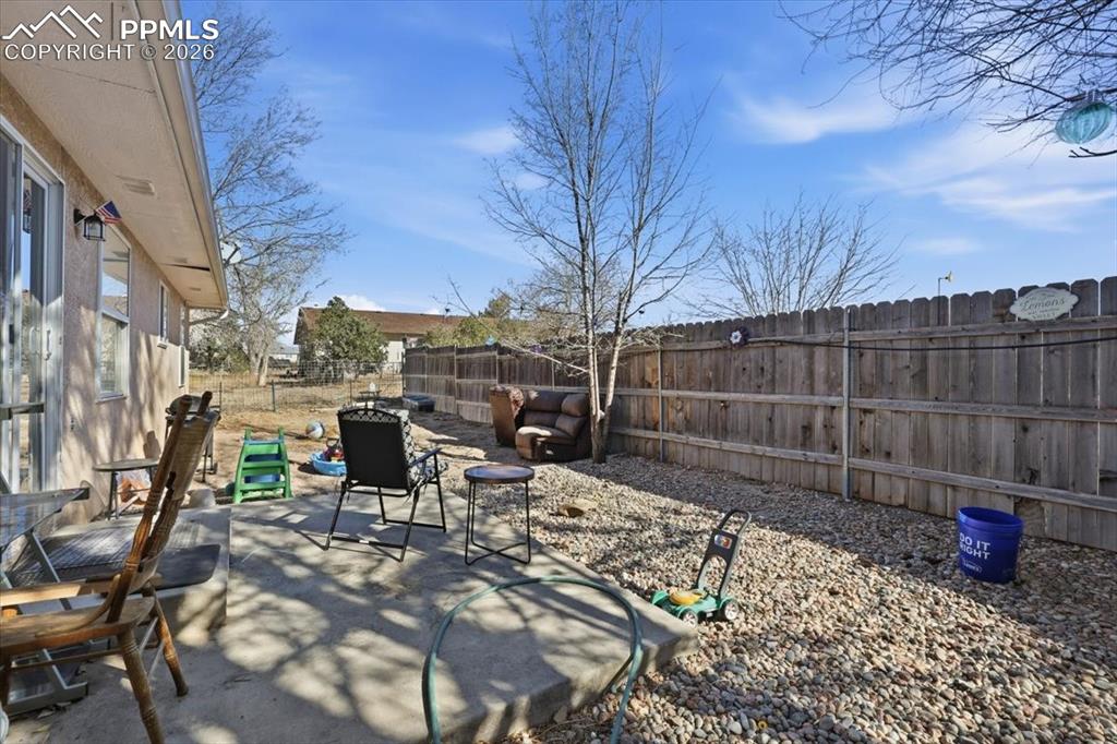 Image 26 of 27: Patio