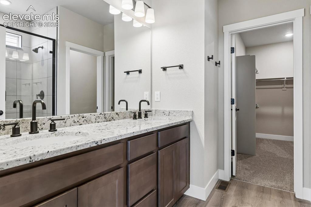 Image 12 of 30: Bathroom