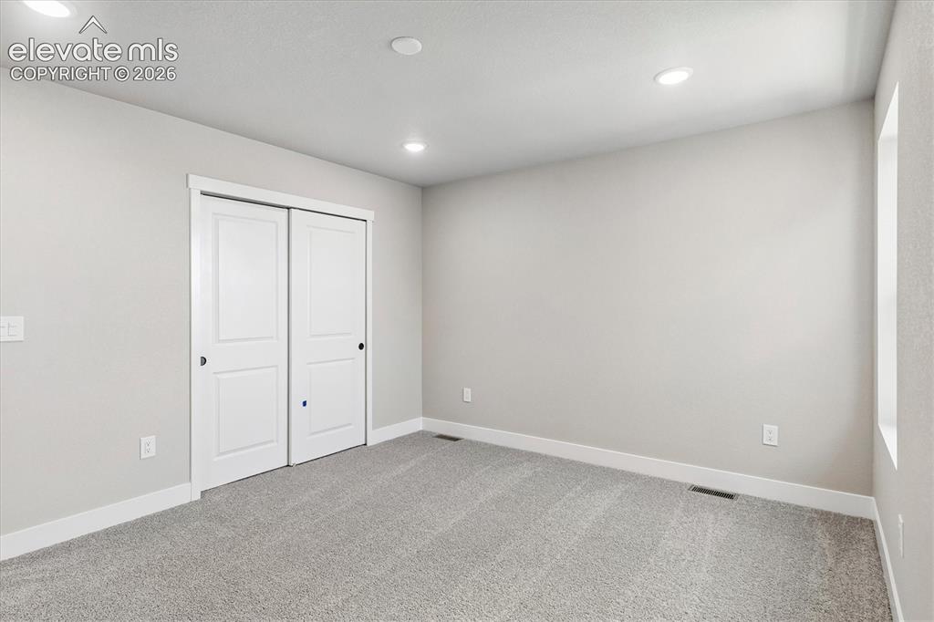 Image 19 of 30: Bedroom