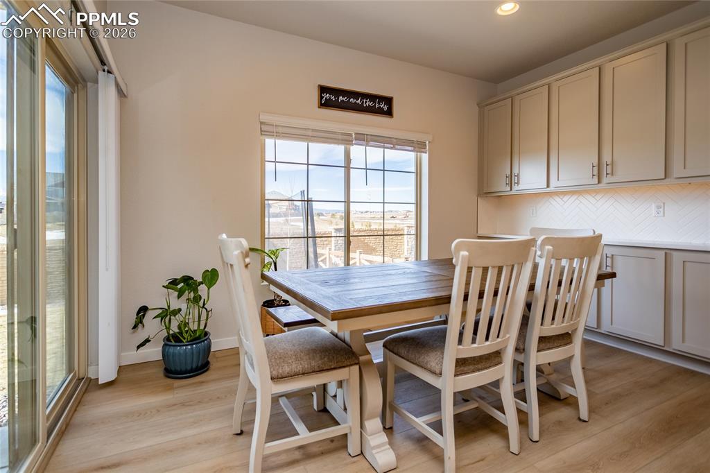 Image 13 of 50: Dining Area