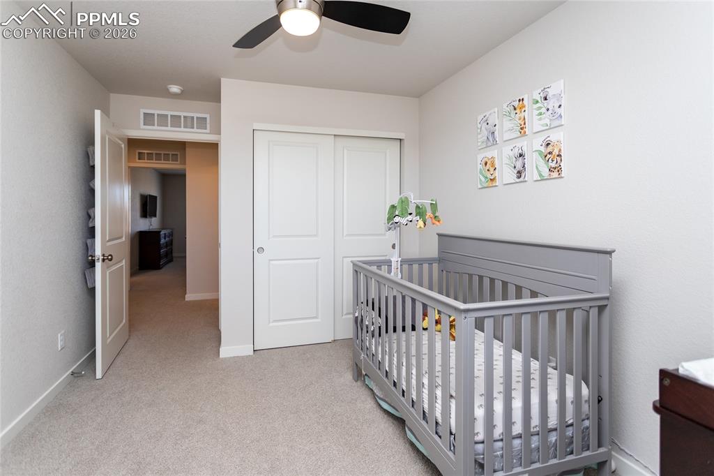 Image 30 of 50: Bedroom