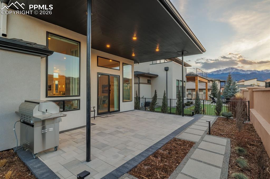 Image 16 of 50: Patio