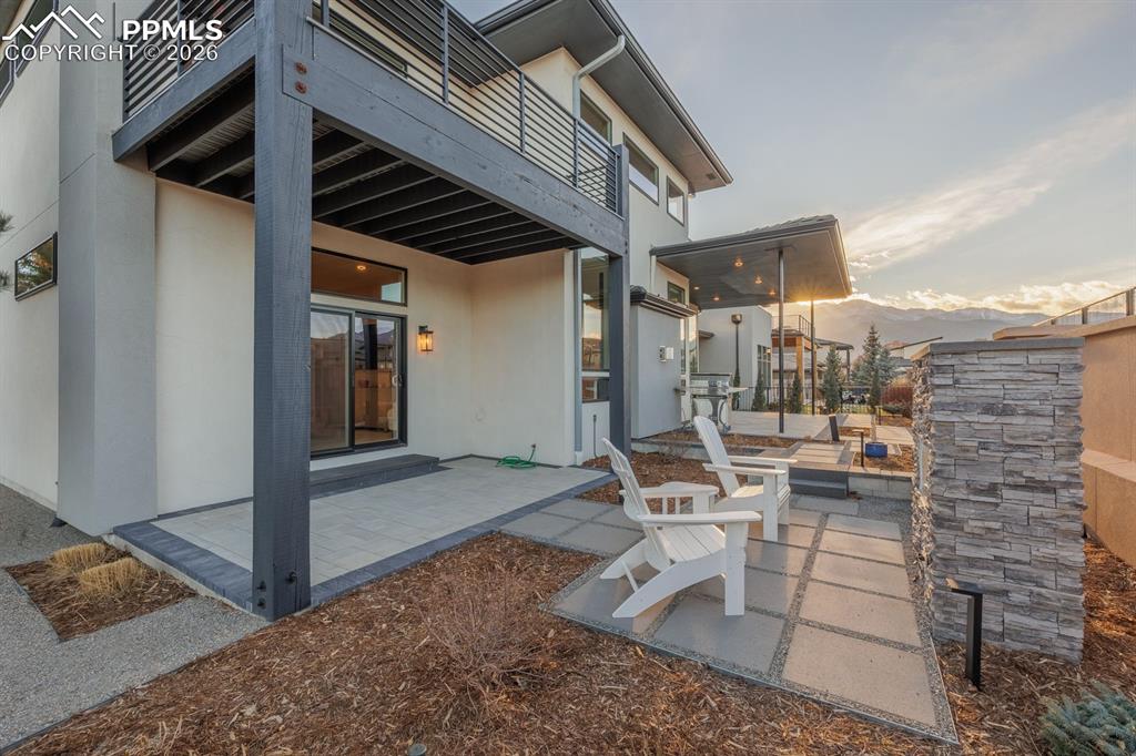 Image 27 of 50: Patio