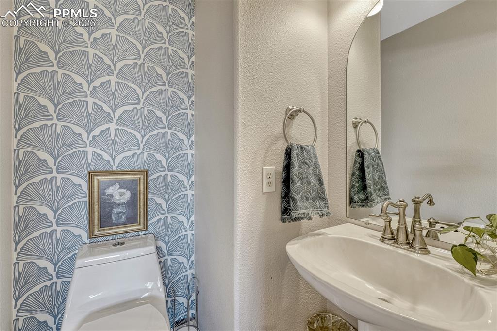 Image 12 of 47: Bathroom