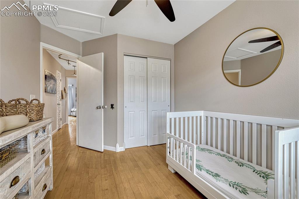 Image 21 of 47: Bedroom