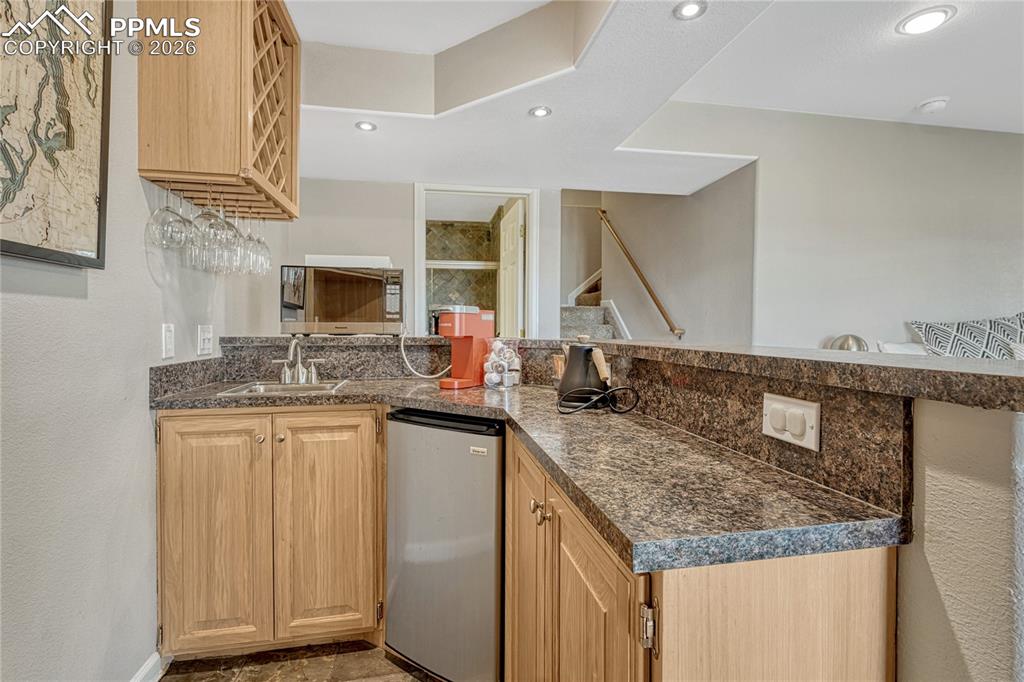 Image 29 of 47: Kitchen