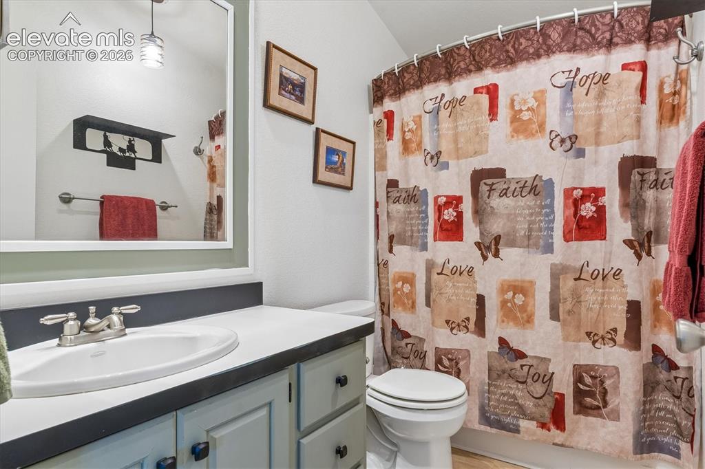 Image 11 of 34: Bathroom