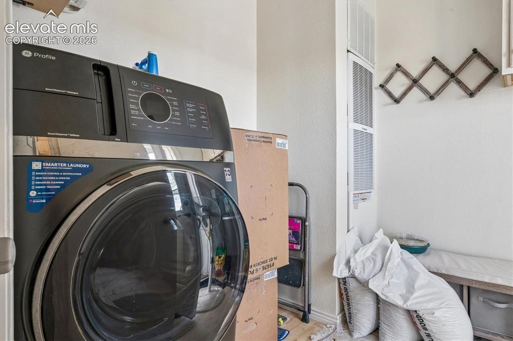 Image 6 of 34: Laundry