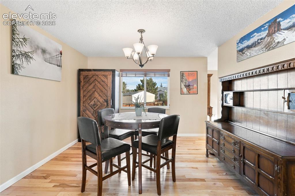 Image 6 of 35: Dining Area