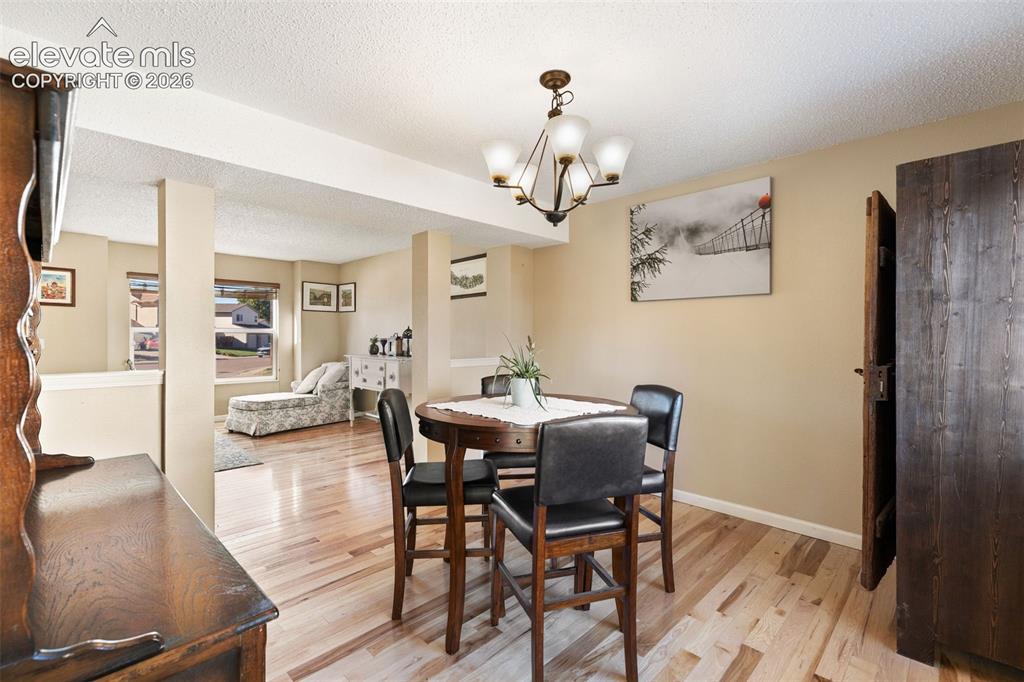 Image 7 of 35: Dining Area