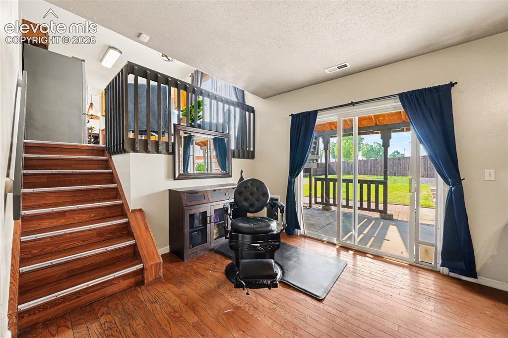 Image 9 of 25: Family Room