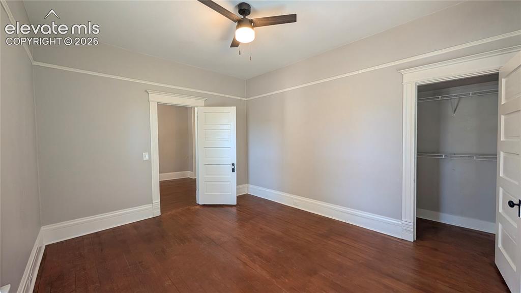 Image 11 of 27: Bedroom