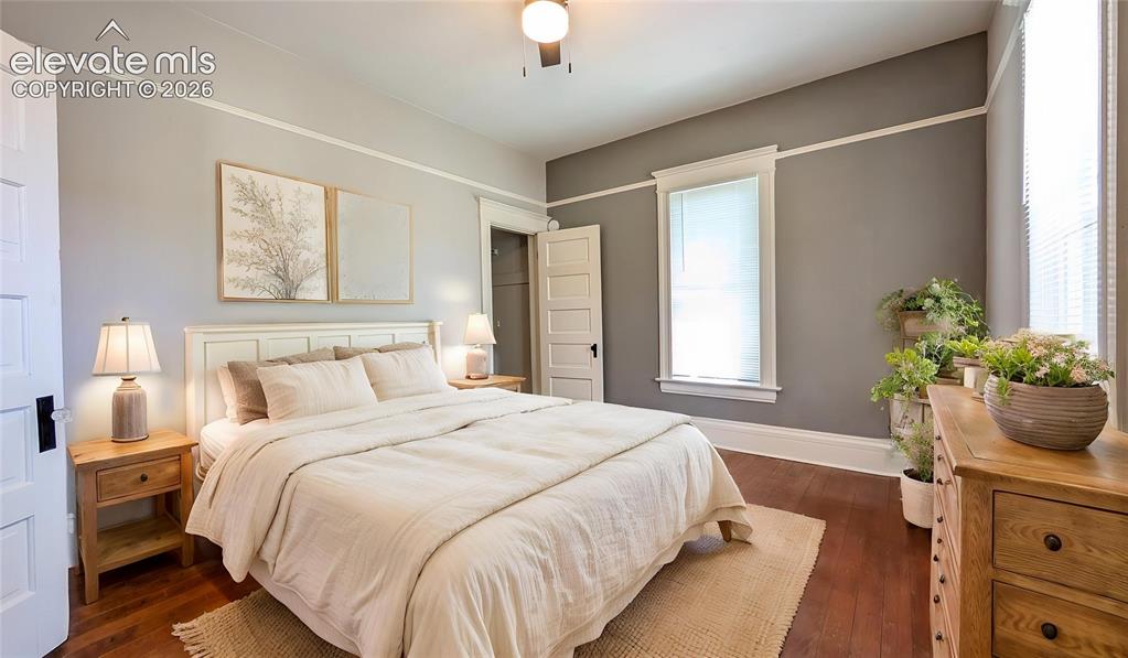 Image 12 of 27: Bedroom