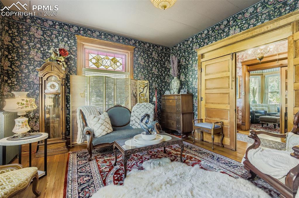 Image 29 of 50: Sitting Room