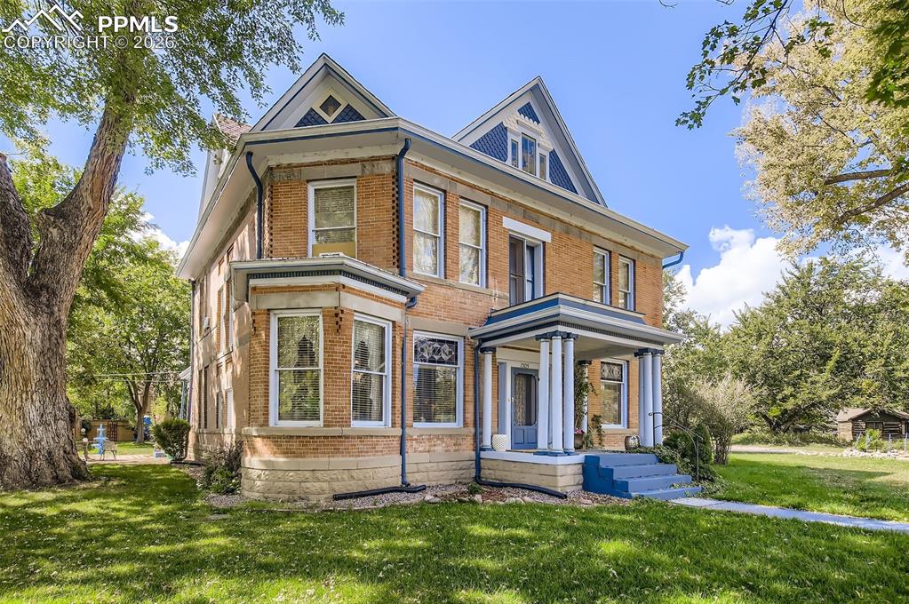 Image 4 of 50: Front of Structure