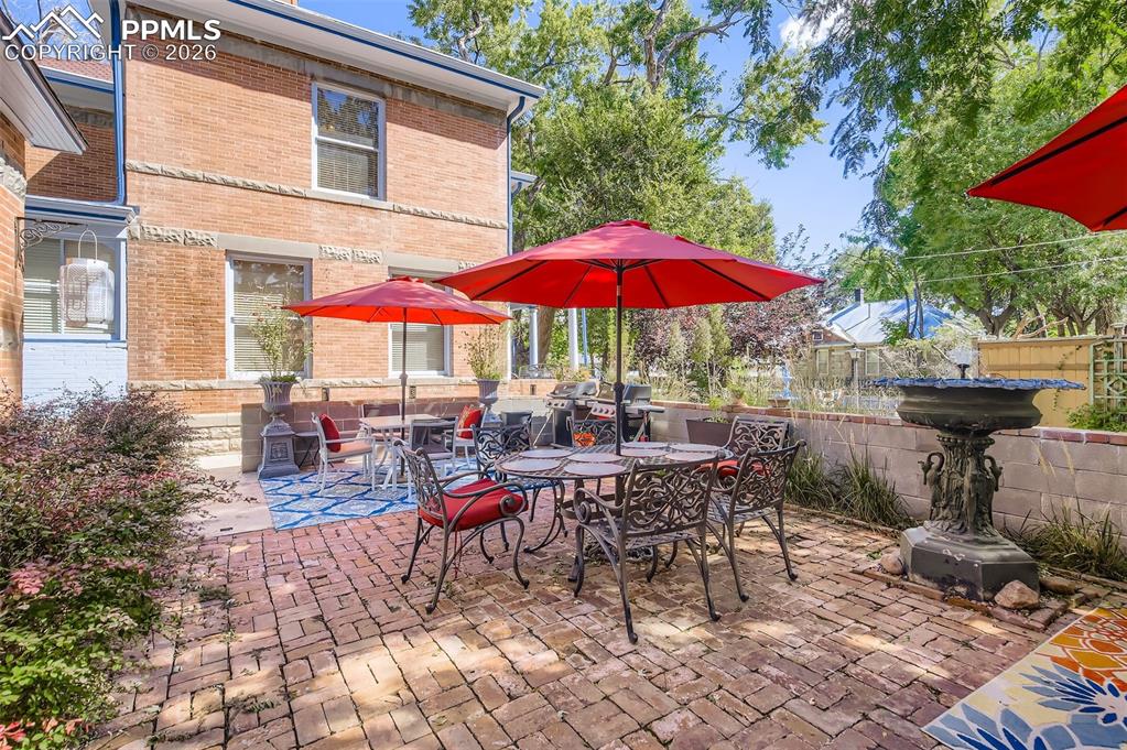 Image 41 of 50: Patio