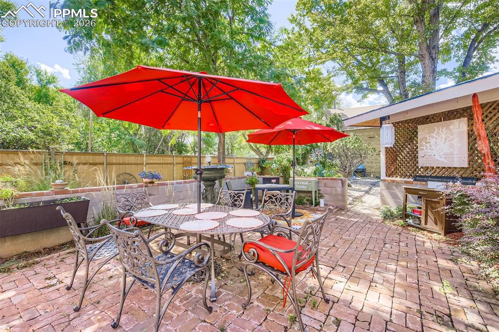 Image 42 of 50: Patio