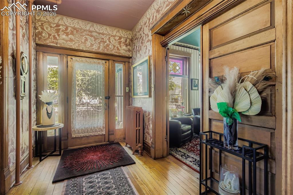 Image 6 of 50: Entry