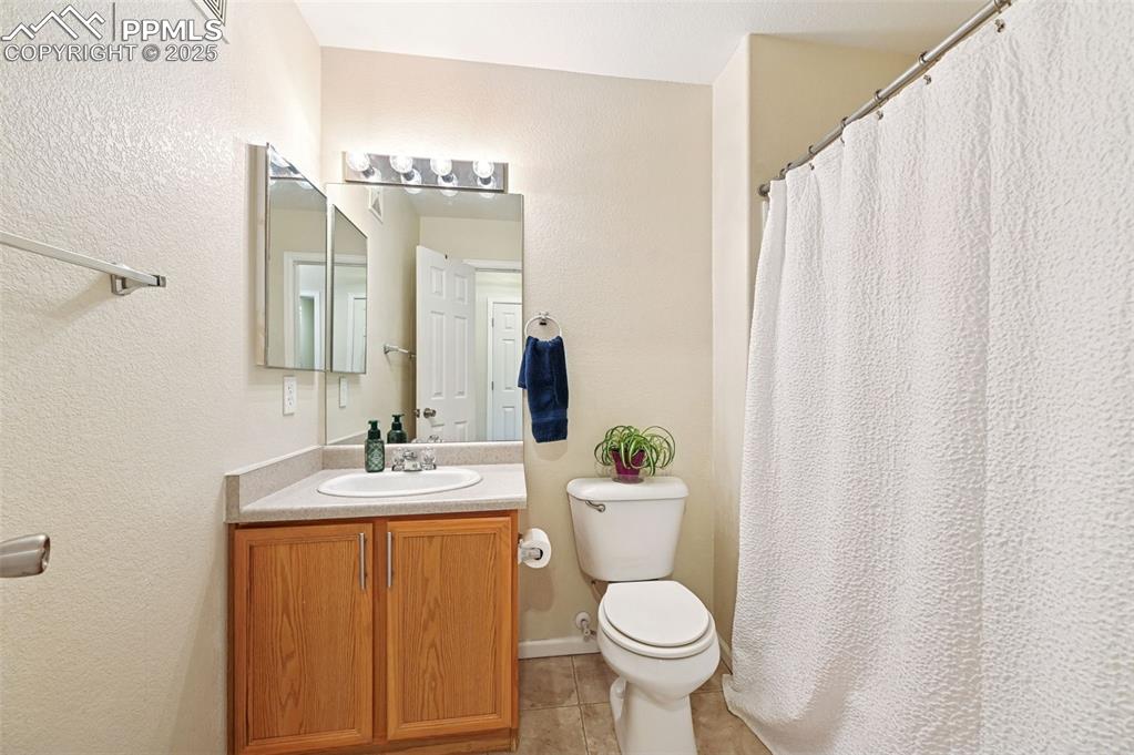 Image 17 of 22: Bathroom