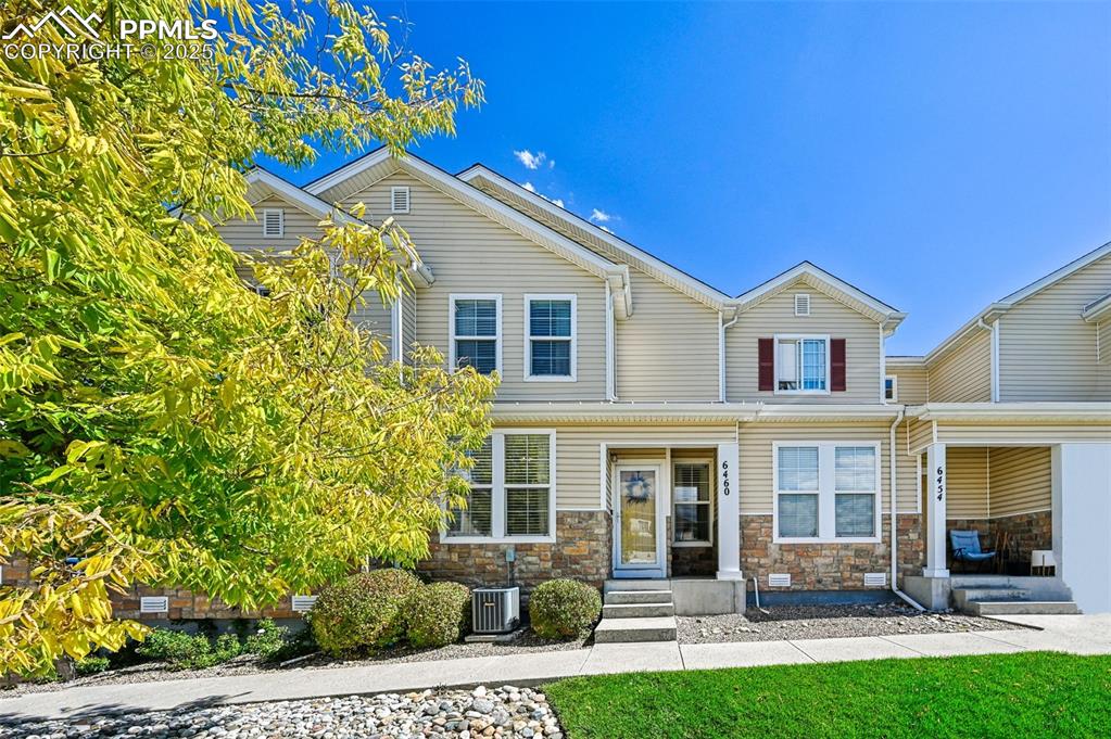 Image 2 of 22: Front of Structure