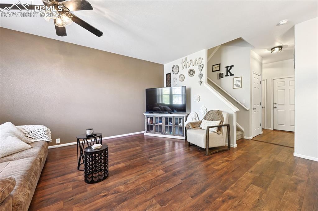 Image 3 of 22: Living Room