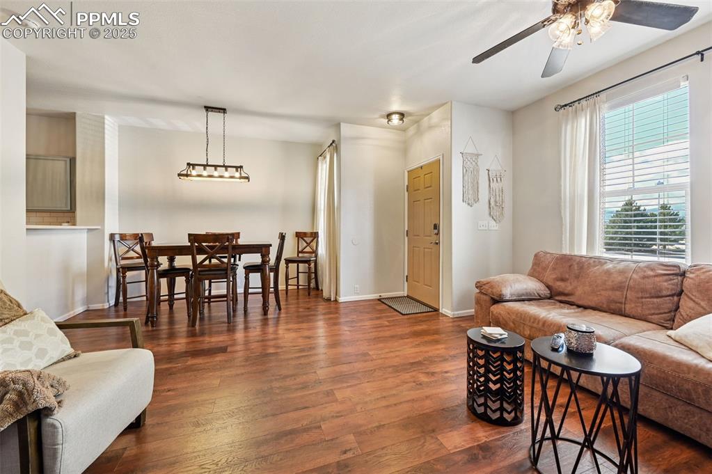 Image 5 of 22: Living Room