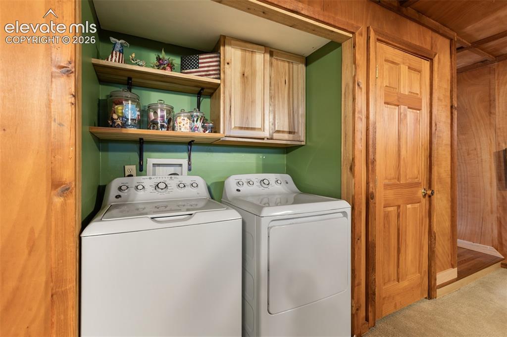 Image 16 of 27: Bedroom