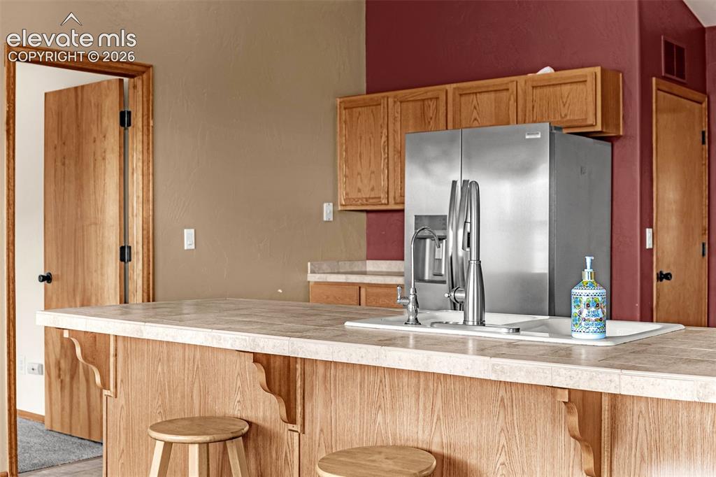 Image 10 of 47: Kitchen