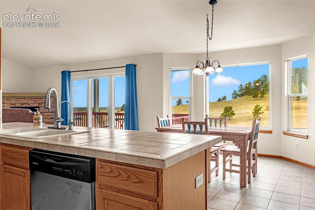 Image 12 of 47: Kitchen