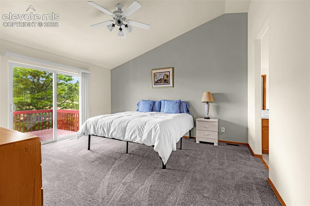 Image 19 of 47: Bedroom