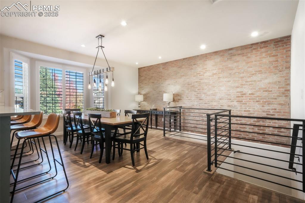 Image 12 of 50: Dining Area