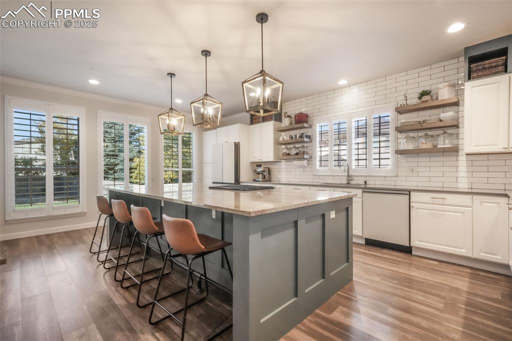 Image 6 of 50: Kitchen