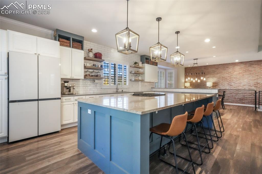 Image 7 of 50: Kitchen