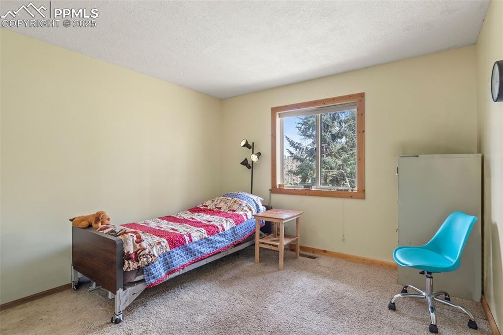 Image 17 of 44: Bedroom