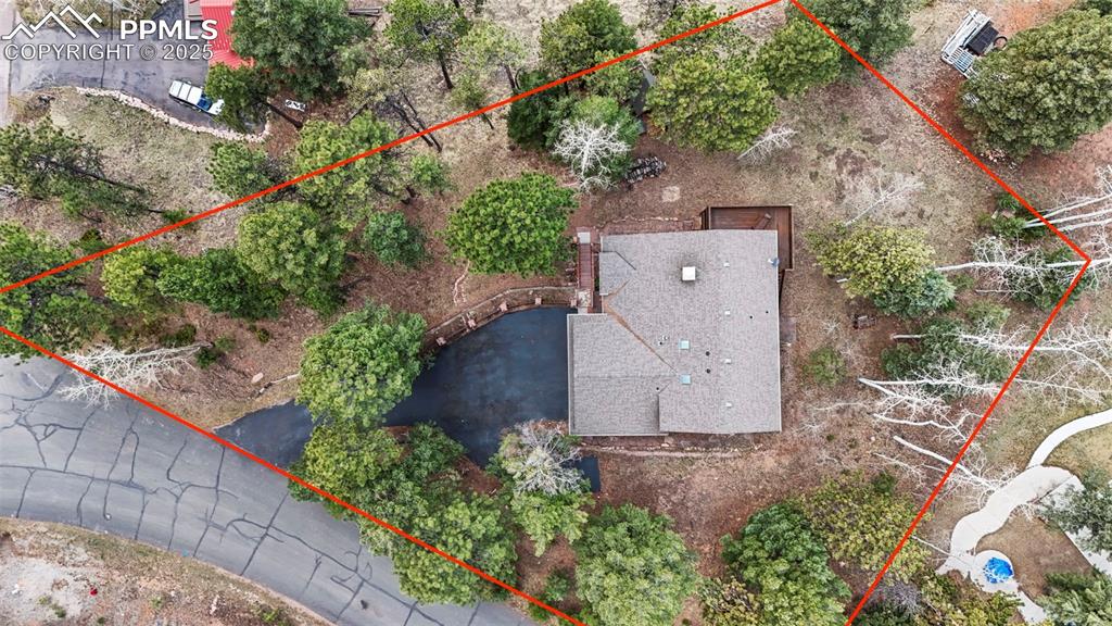 Image 39 of 44: Property lines are approximate and not a survey.