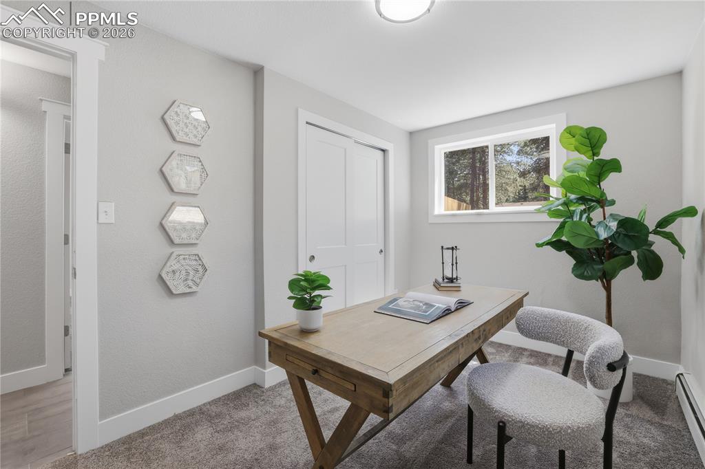 Image 16 of 38: Dining Area